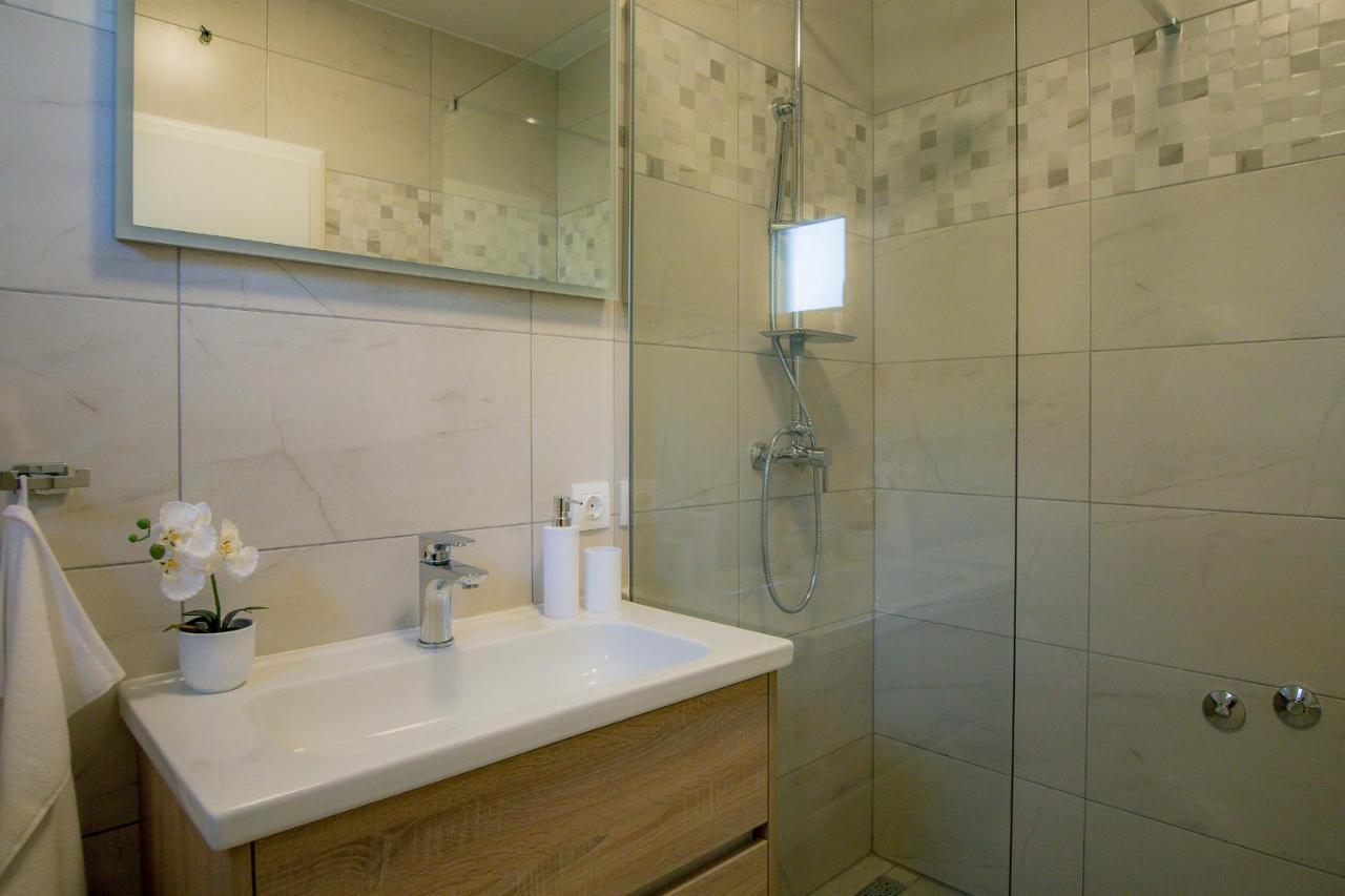 Holiday Home Moliva Donje Sitno Ngoại thất bức ảnh