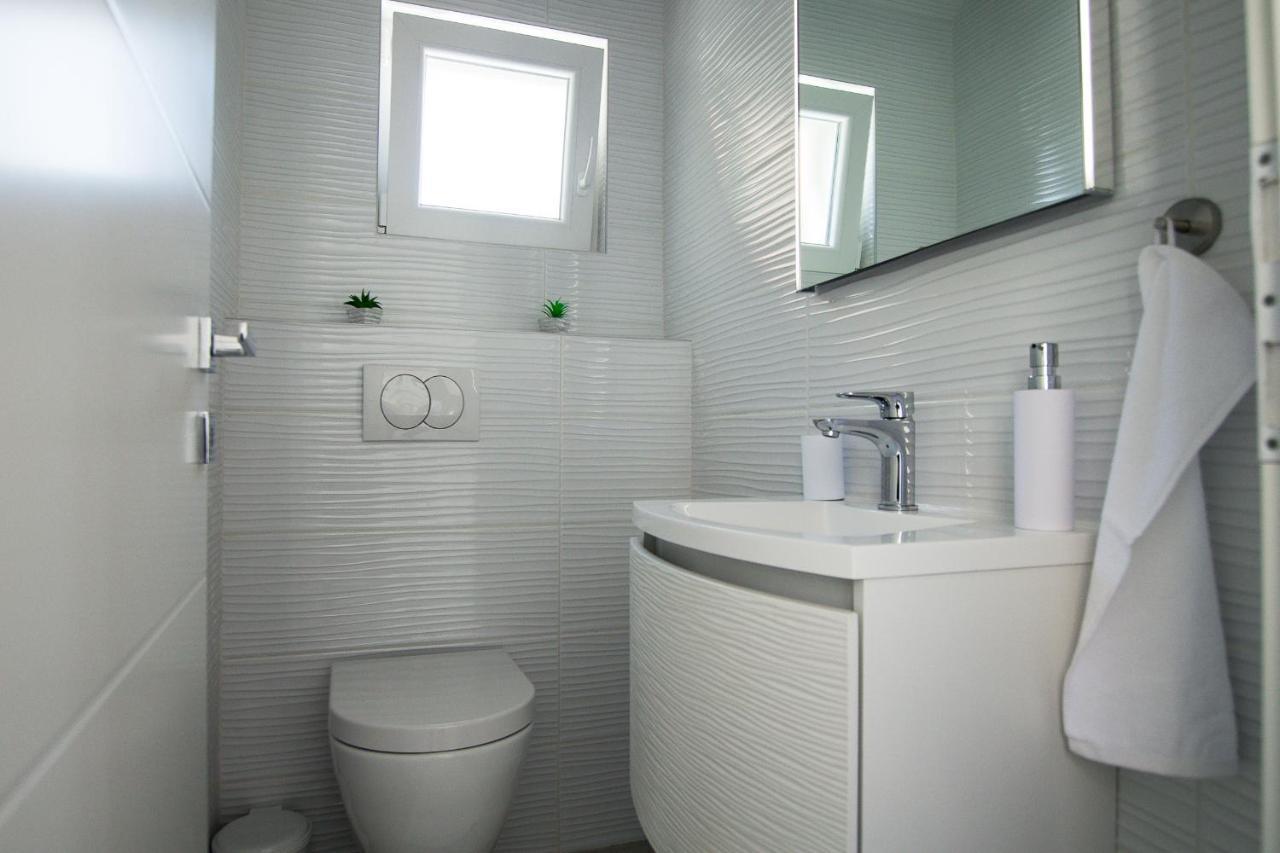 Holiday Home Moliva Donje Sitno Ngoại thất bức ảnh