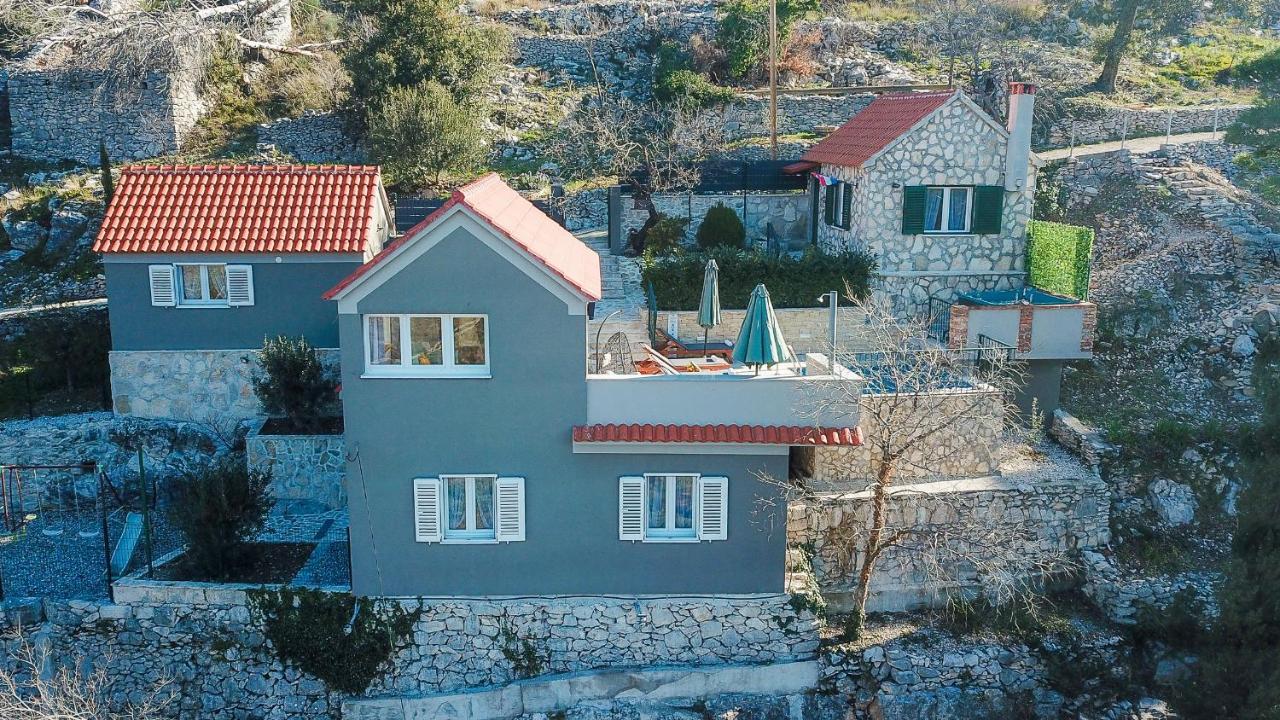 Holiday Home Moliva Donje Sitno Ngoại thất bức ảnh