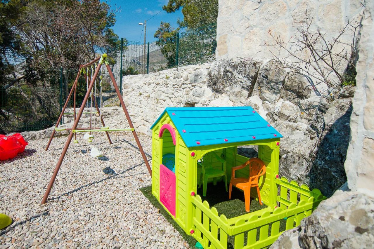 Holiday Home Moliva Donje Sitno Ngoại thất bức ảnh
