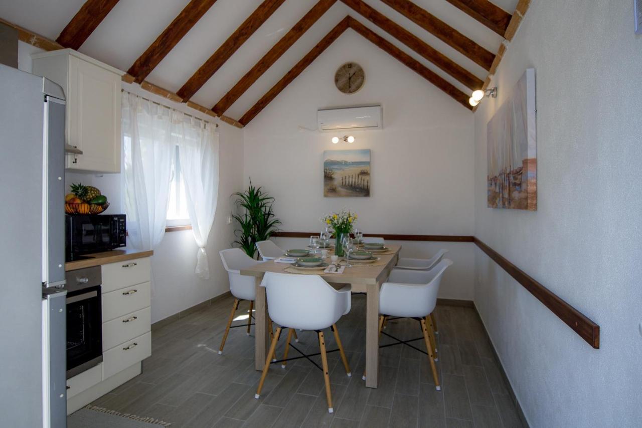 Holiday Home Moliva Donje Sitno Ngoại thất bức ảnh