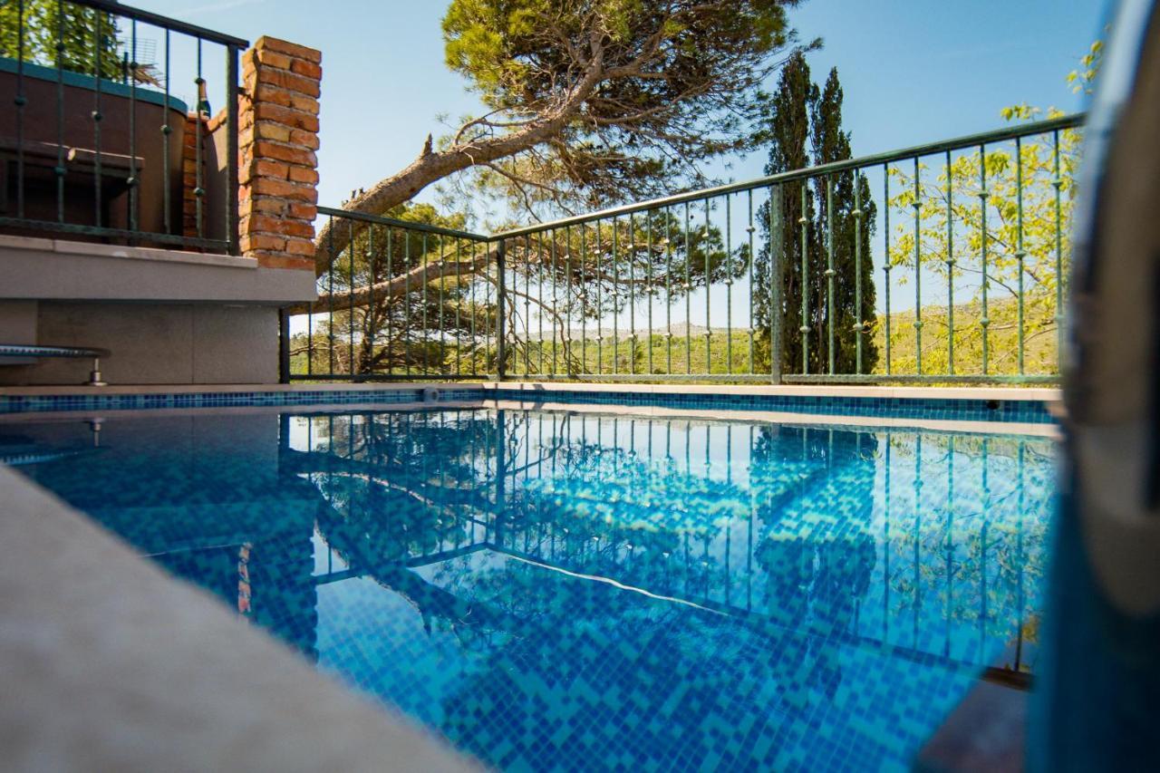 Holiday Home Moliva Donje Sitno Ngoại thất bức ảnh